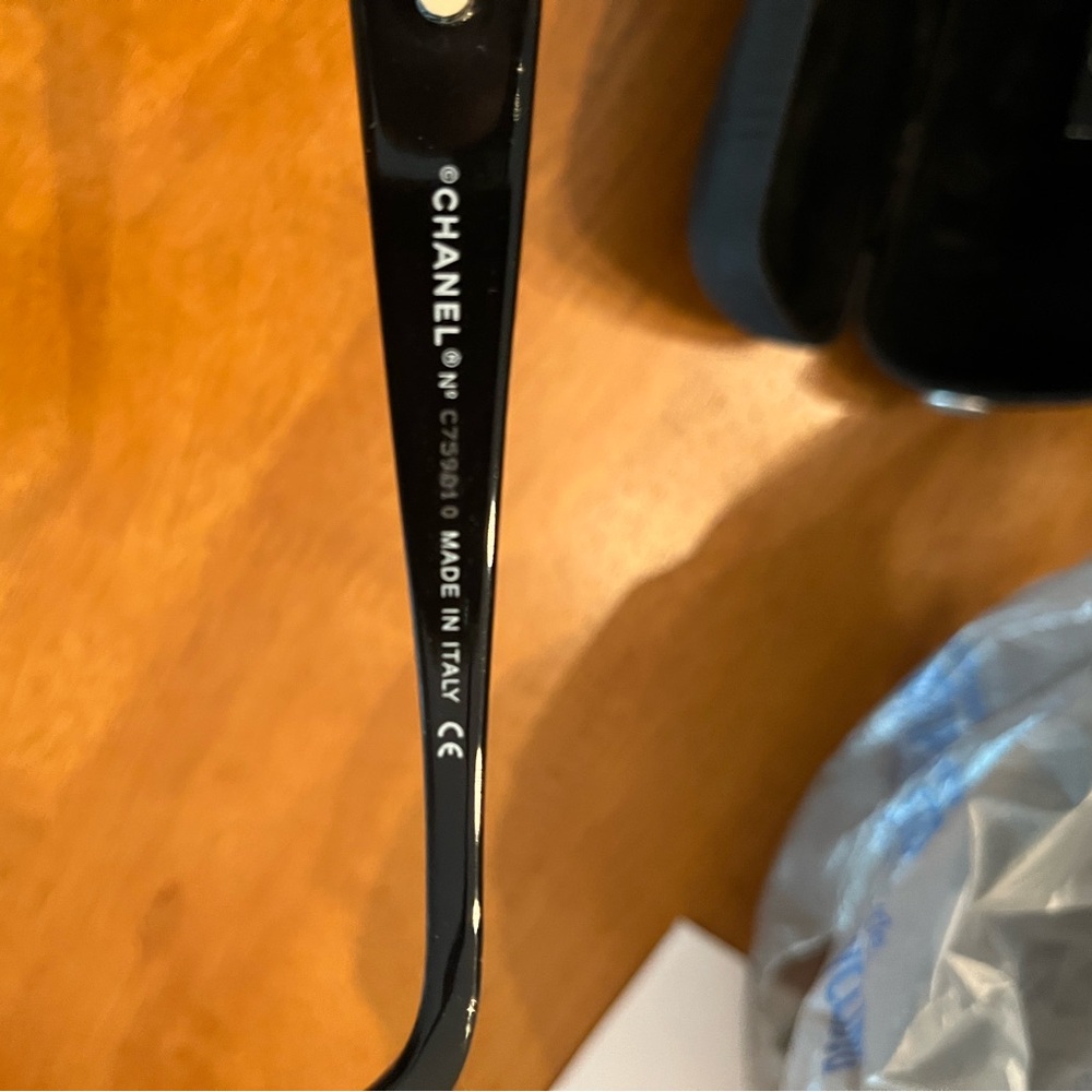 CHANEL Tortoise Shell Sunglasses - Picture 3 of 8